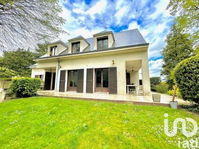 Architect house 6 rooms of 164 m² in Claye-Souilly (77410)