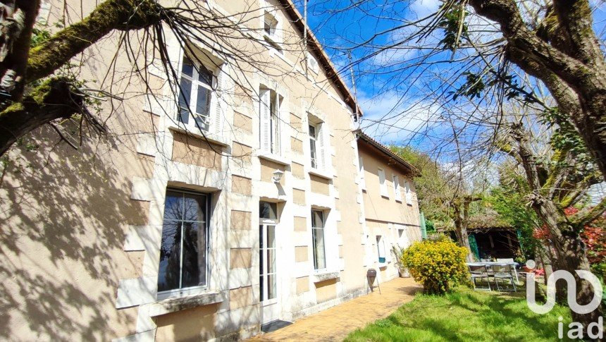 Maison traditionnelle 4 pièces de 114 m² à Poitiers (86000)