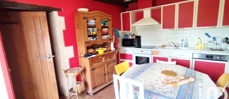 Traditional house 4 rooms of 114 m² in Poitiers (86000)