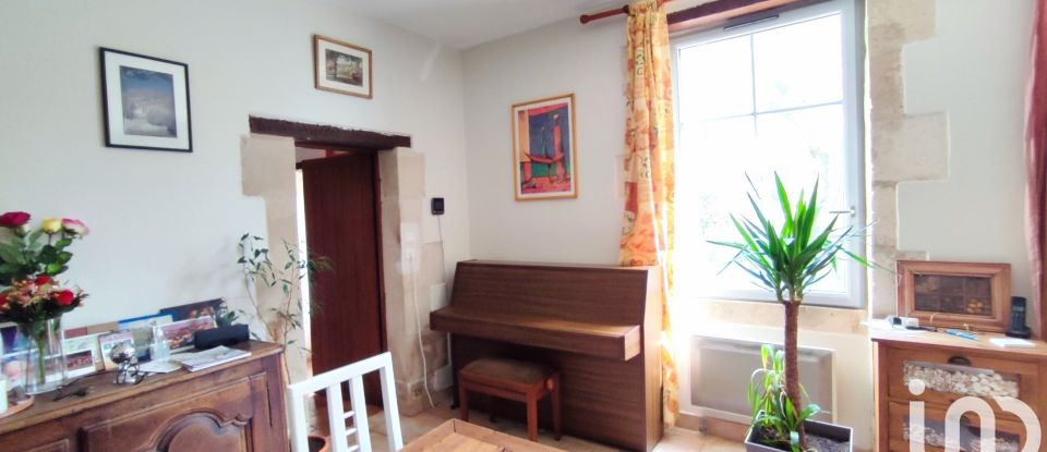 Traditional house 4 rooms of 114 m² in Poitiers (86000)