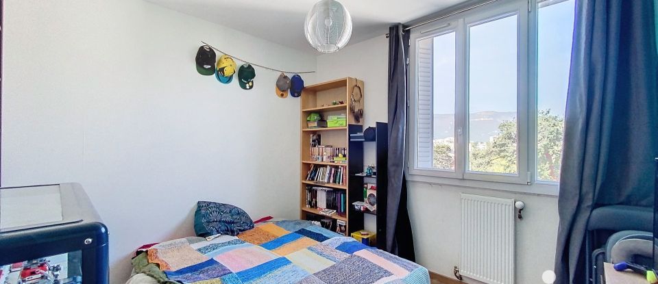 Appartement 3 pièces de 67 m² à Saint-Martin-d'Hères (38400)