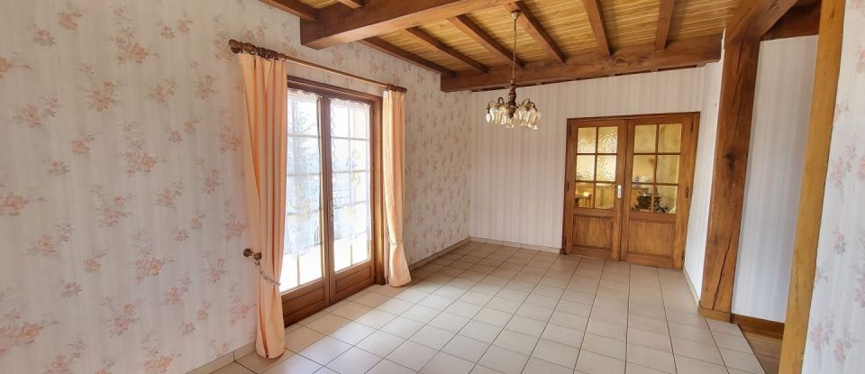 Maison traditionnelle 4 pièces de 114 m² à Pouilly-lès-Feurs (42110)