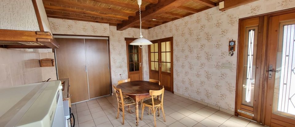 Maison traditionnelle 4 pièces de 114 m² à Pouilly-lès-Feurs (42110)