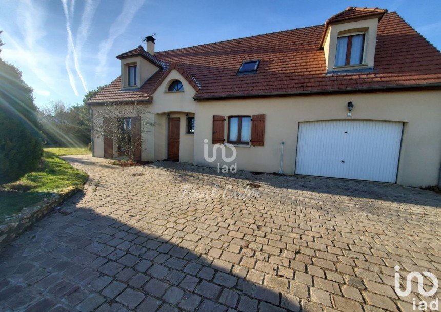 House 6 rooms of 150 m² in Saint-Arnoult-en-Yvelines (78730)
