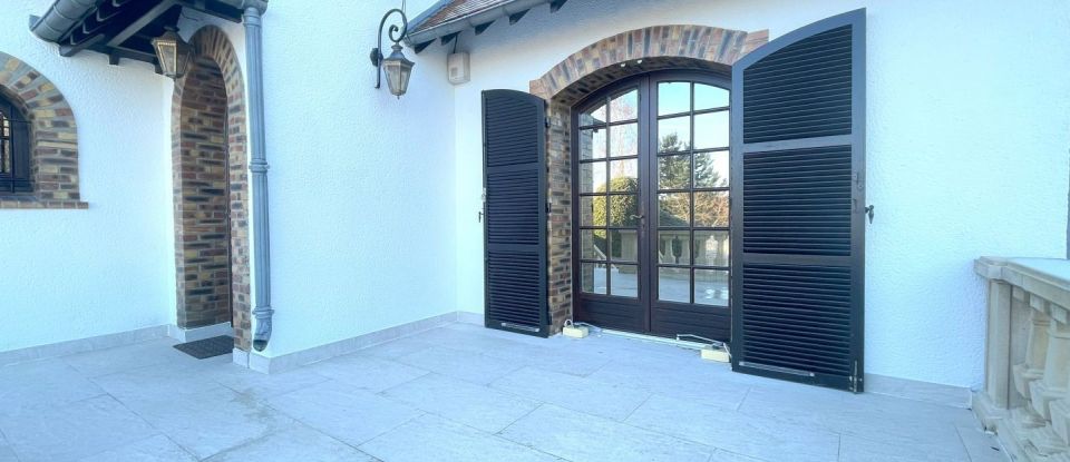 Traditional house 6 rooms of 133 m² in Santeny (94440)