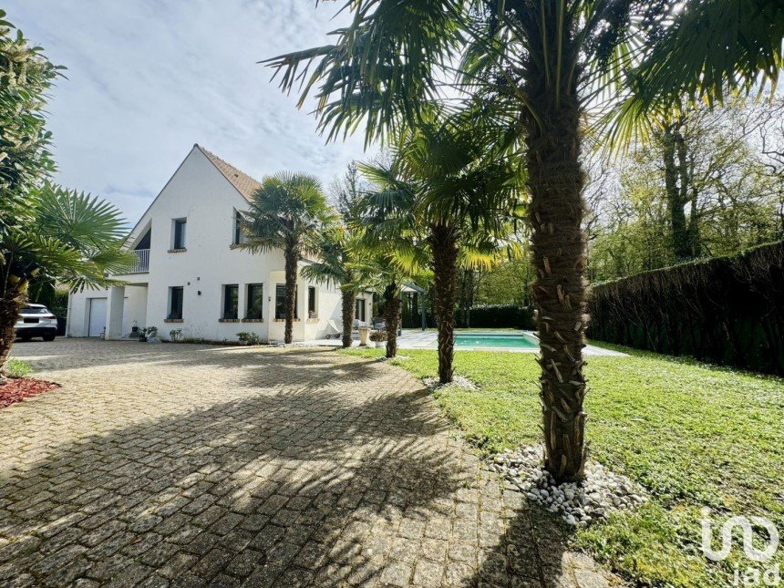 Maison 7 pièces de 190 m² à Saint-Fargeau-Ponthierry (77310)