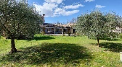 House 10 rooms of 250 m² in Lacoste (84480)