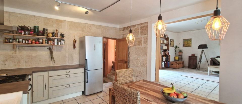 House 6 rooms of 155 m² in Montfrin (30490)