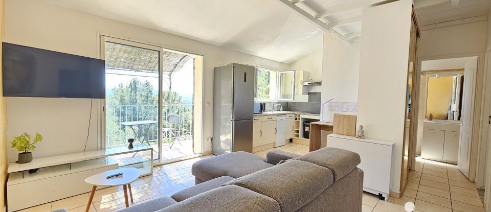 House 7 rooms of 150 m² in Roquebrune-sur-Argens (83520)