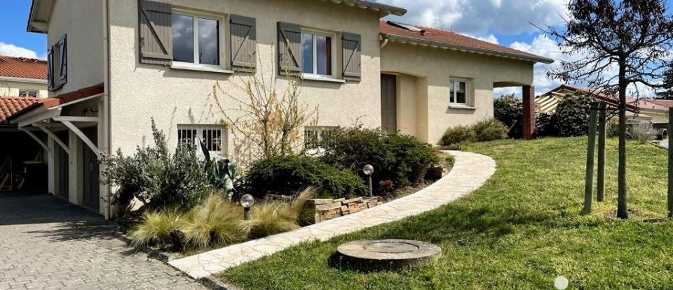 Maison traditionnelle 8 pièces de 118 m² à Veauche (42340)