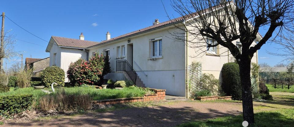 Country house 12 rooms of 214 m² in La Chapelle-Saint-Laurent (79430)