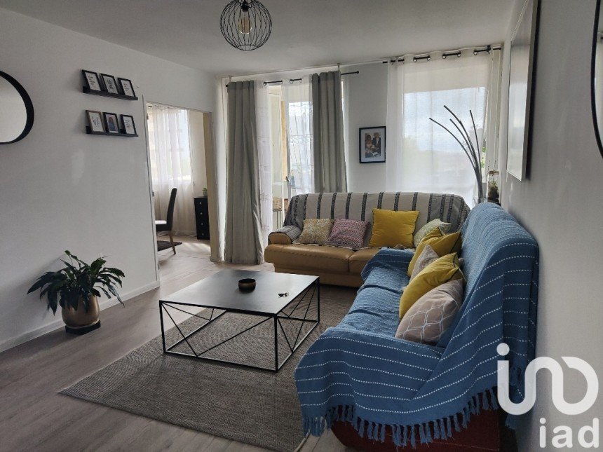 Apartment 5 rooms of 87 m² in Alençon (61000)