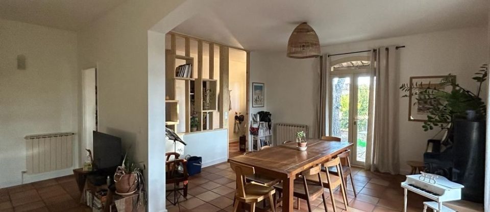 House 5 rooms of 126 m² in Saint-Hilaire-d'Ozilhan (30210)