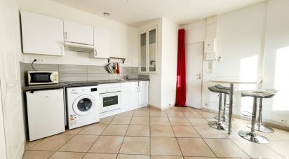 Apartment 1 room of 30 m² in Toulon (83200)