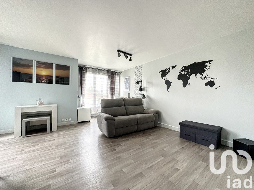Duplex 4 rooms of 113 m² in Pontault-Combault (77340)