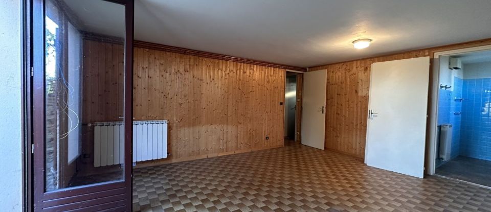 House 11 rooms of 250 m² in Saint-Genest-Lerpt (42530)