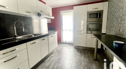 Apartment 3 rooms of 79 m² in Savigny-le-Temple (77176)