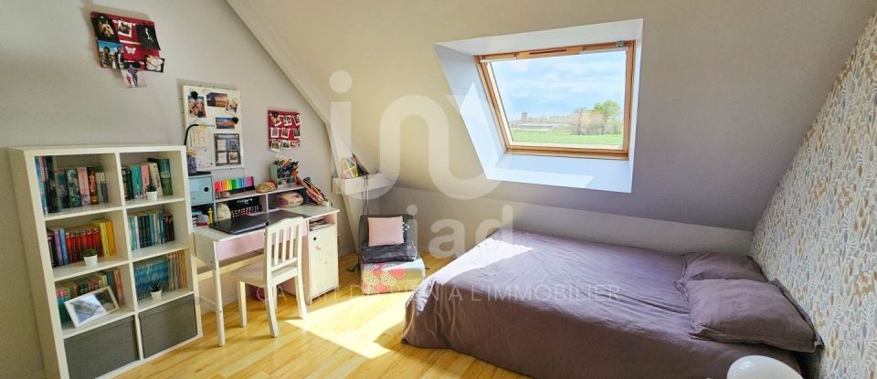 House 6 rooms of 130 m² in Le Crouais (35290)