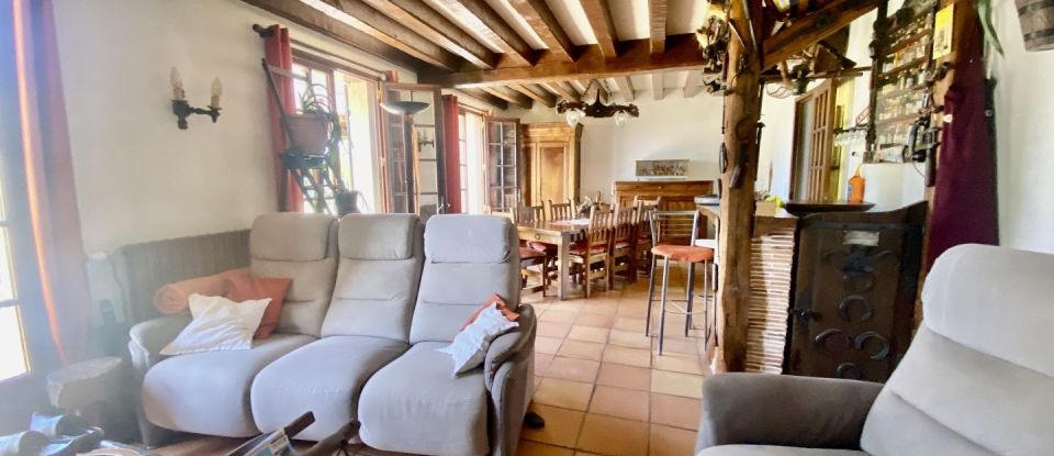 House 6 rooms of 130 m² in Le Malesherbois (45330)