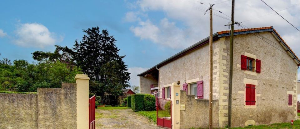Maison de village 6 pièces de 157 m² à Lanhères (55400)