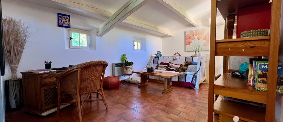 Traditional house 6 rooms of 158 m² in Le Beausset (83330)