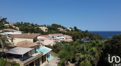 House 7 rooms of 203 m² in Fréjus (83370)