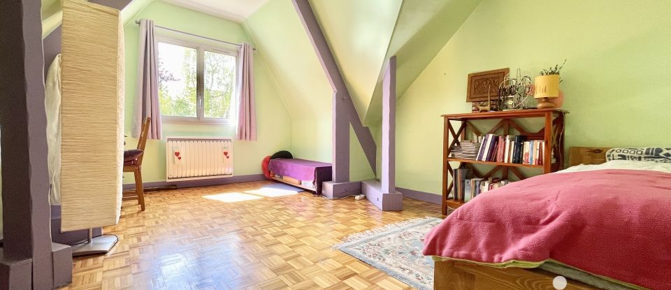 Maison traditionnelle 8 pièces de 180 m² à Saclay (91400)