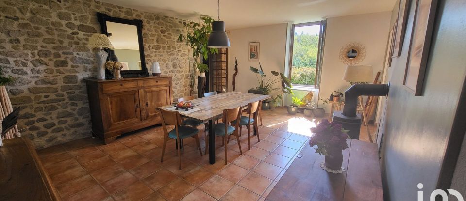 House 6 rooms of 176 m² in Saint-Chabrais (23130)