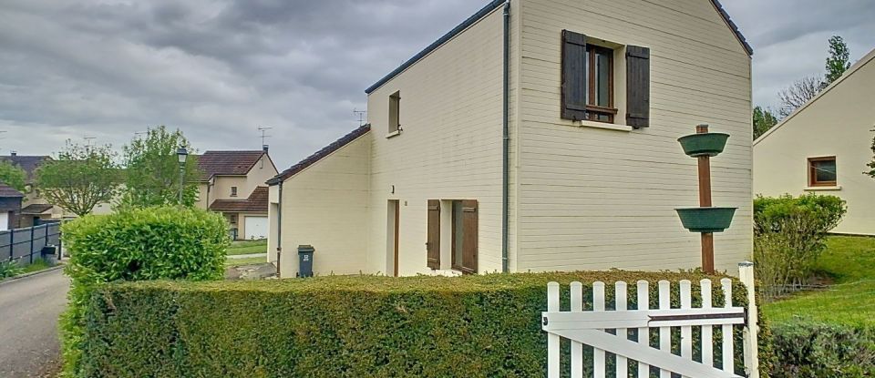 House 4 rooms of 77 m² in Colombey-les-Deux-Églises (52330)