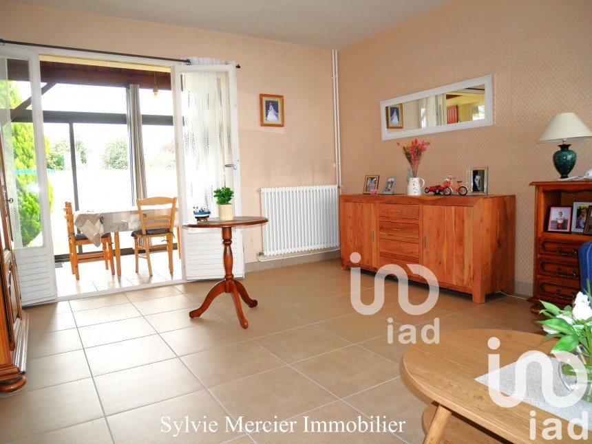 Traditional house 4 rooms of 87 m² in Rochefort (17300)