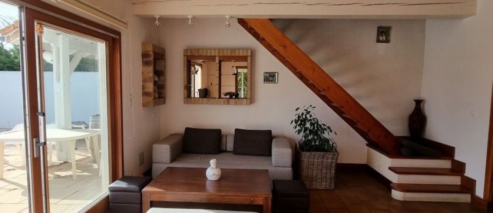 House 8 rooms of 250 m² in Saint-Magne-de-Castillon (33350)