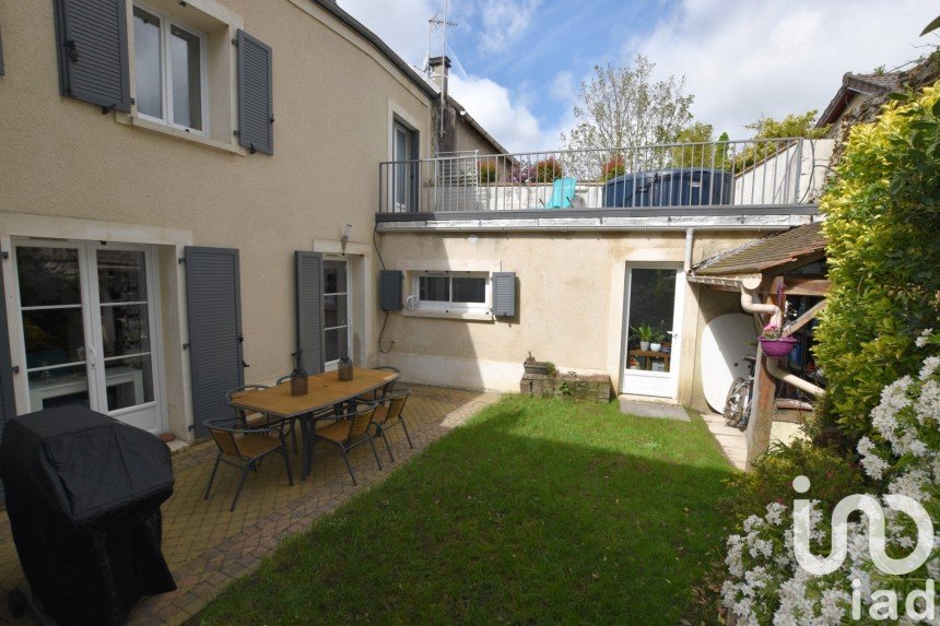 Town house 5 rooms of 106 m² in Saint-Michel-sur-Orge (91240)