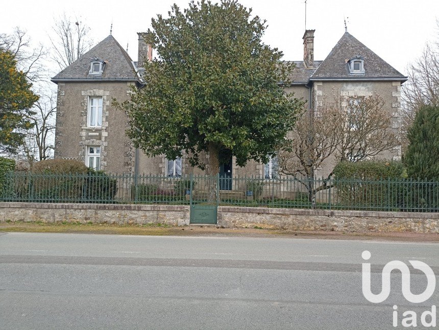 Mansion 7 rooms of 185 m² in Mazières-en-Gâtine (79310)