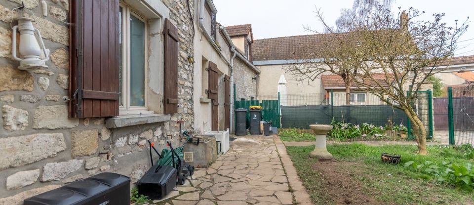 Town house 5 rooms of 117 m² in Saint-Martin-la-Garenne (78520)