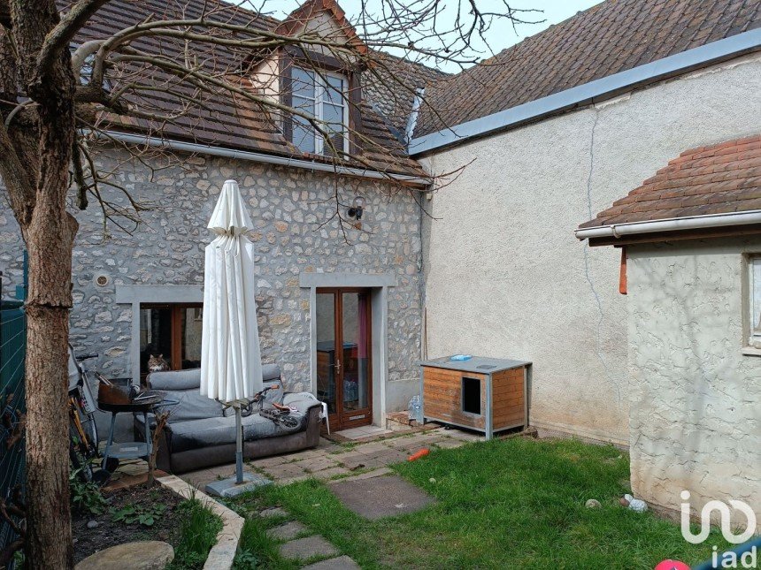 Town house 3 rooms of 68 m² in Saint-Martin-la-Garenne (78520)