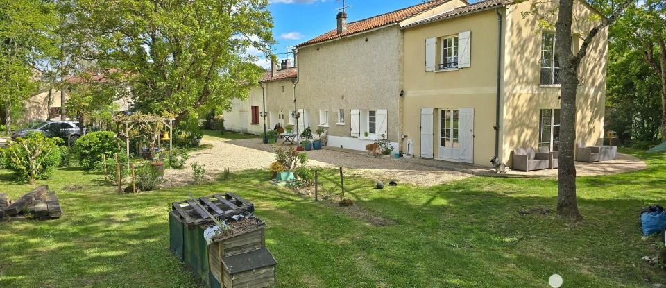Maison traditionnelle 7 pièces de 203 m² à Flaujagues (33350)