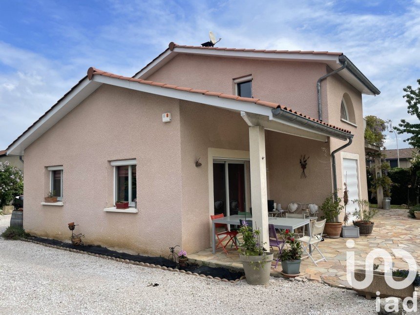 Maison traditionnelle 6 pièces de 148 m² à Genas (69740)