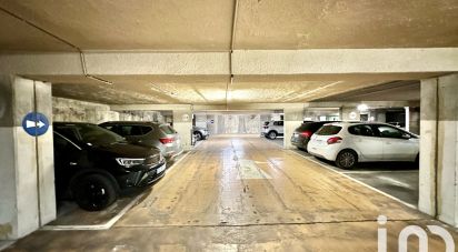 Parking of 10 m² in Paris (75010)