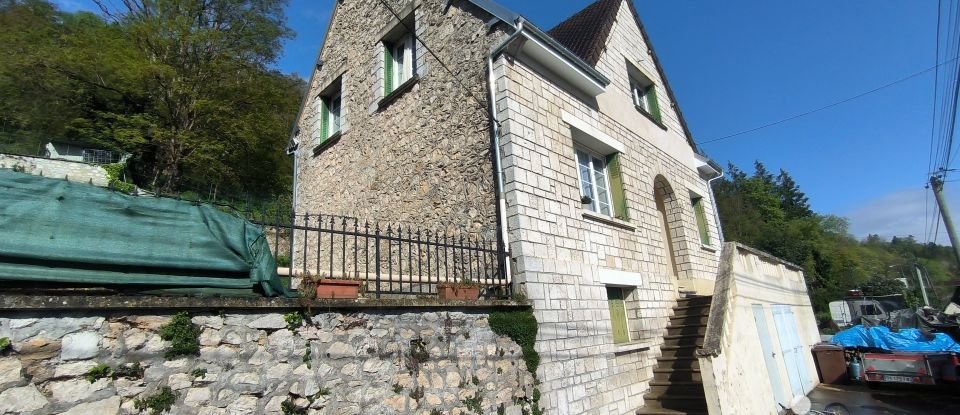 House 4 rooms of 105 m² in Le Val d'Hazey (27940)
