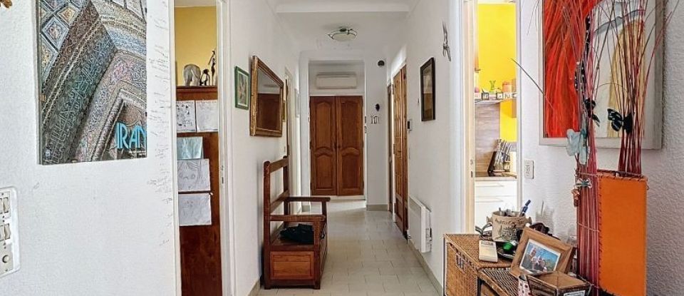 House 8 rooms of 180 m² in Arles (13200)