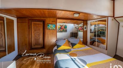 House boat 4 rooms of 80 m² in Paris (75004)