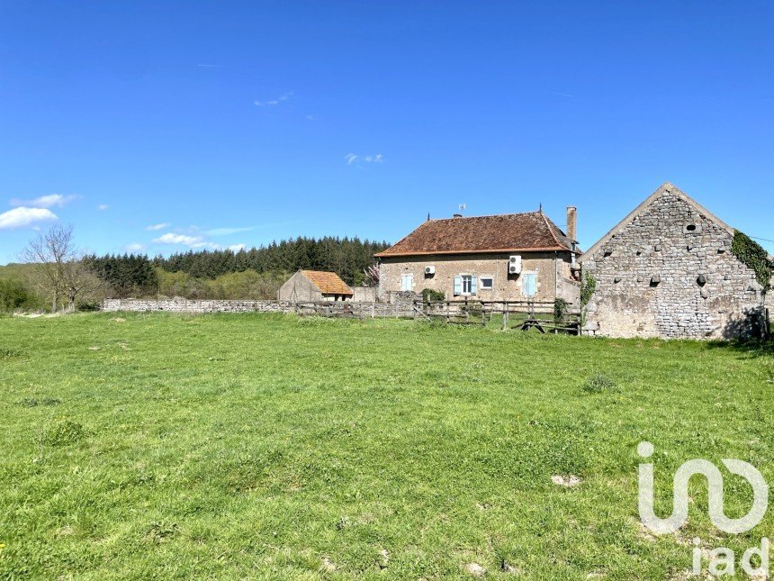 Farm 5 rooms of 116 m² in Le Rousset-Marizy (71220)