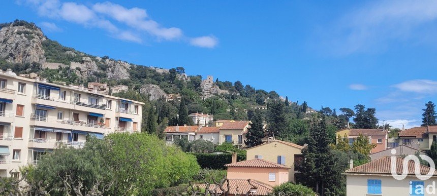 Apartment 3 rooms of 60 m² in Hyères (83400)