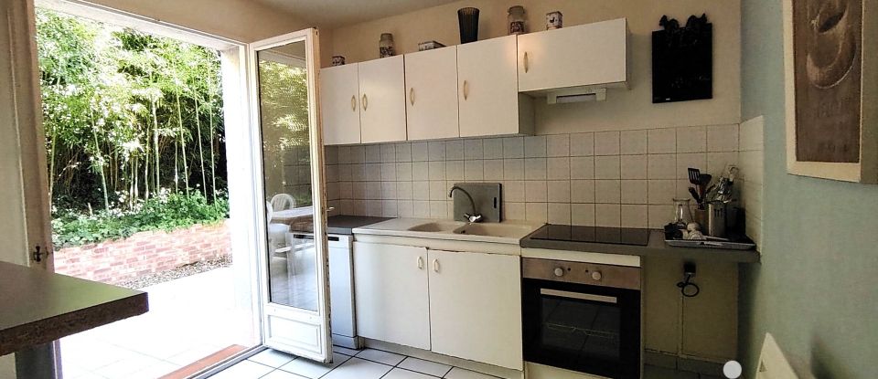 House 5 rooms of 110 m² in Eysines (33320)