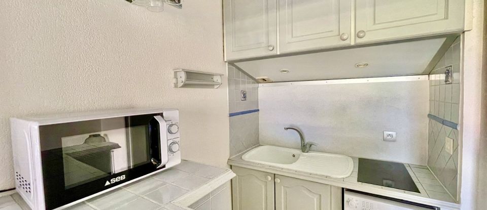 Apartment 2 rooms of 31 m² in Saint-Raphaël (83700)