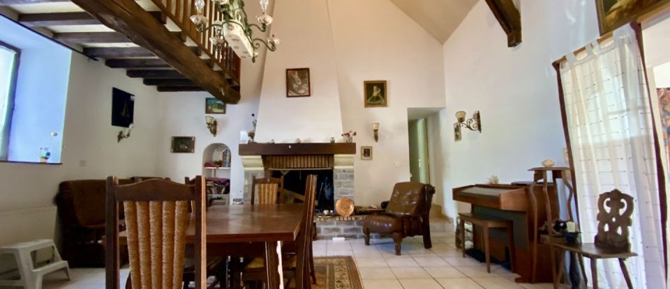 House 7 rooms of 211 m² in Pont-Péan (35131)