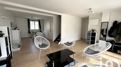 House 7 rooms of 115 m² in Luzarches (95270)