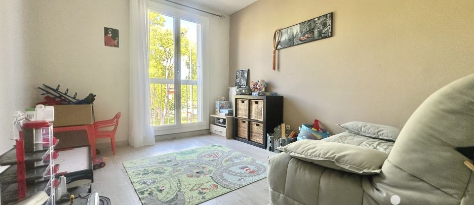 Apartment 4 rooms of 104 m² in Marignane (13700)