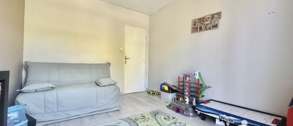 Apartment 4 rooms of 104 m² in Marignane (13700)