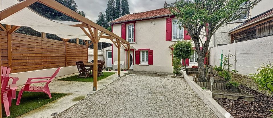 Traditional house 6 rooms of 124 m² in Le Coudray-Montceaux (91830)